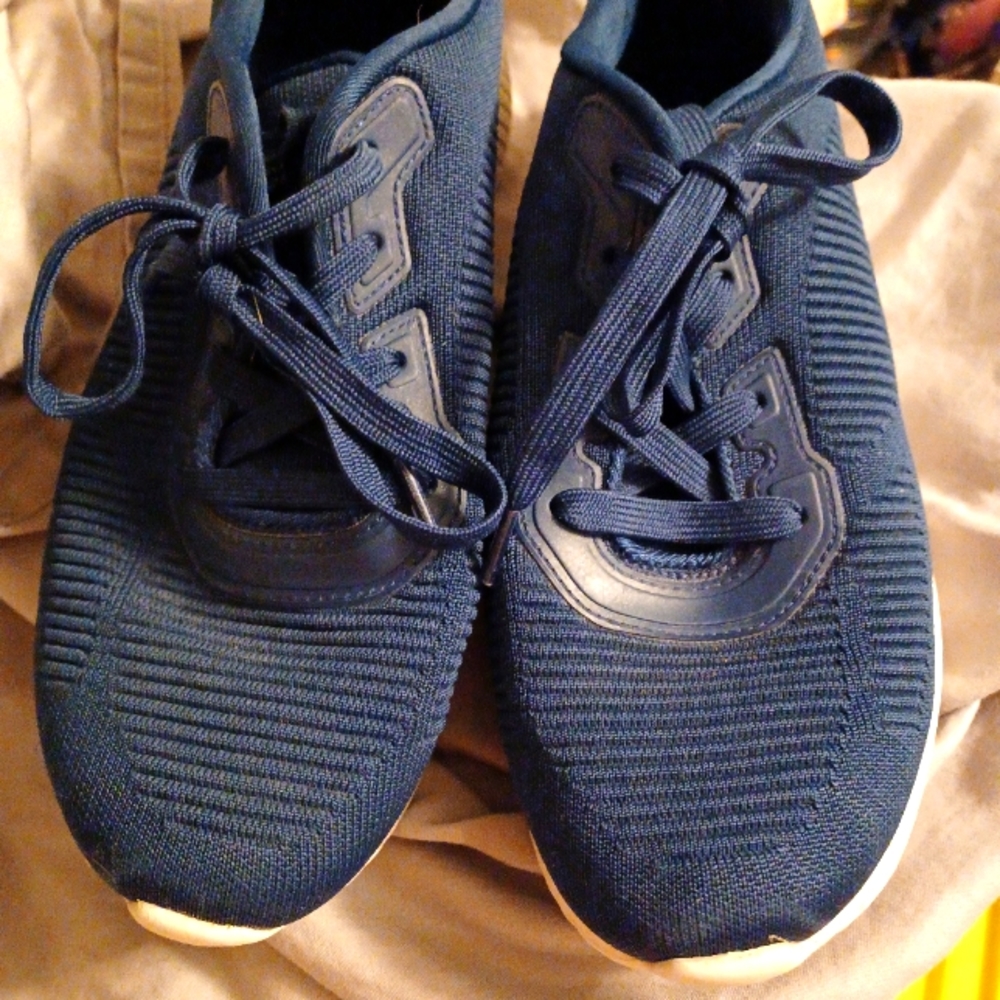 Sketches Bob tennis shoes